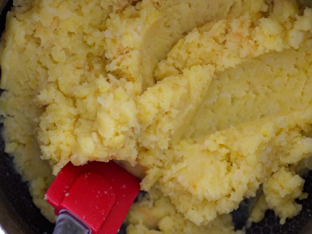 incorporating butter to mashed potatoes